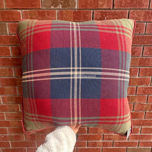 TARGET THRESHOLD STUDIO MCGEE DARK TARTAN HOLIDAY PLAID PILLOW 1CT - Picture 1 of 4